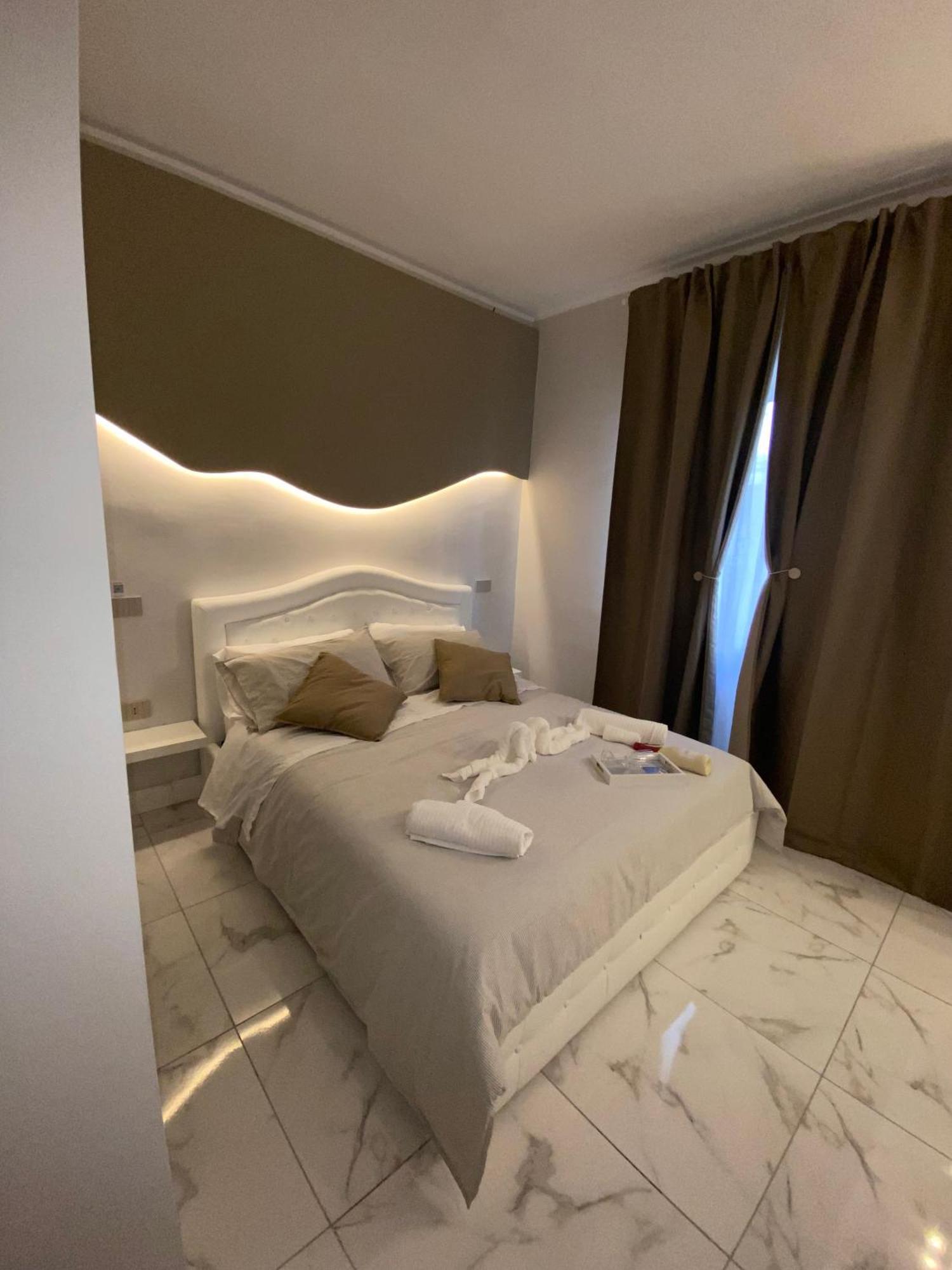 La Dimora Di Marti " Vicino Al Centro Storico Di Napoli" Bed & Breakfast エクステリア 写真