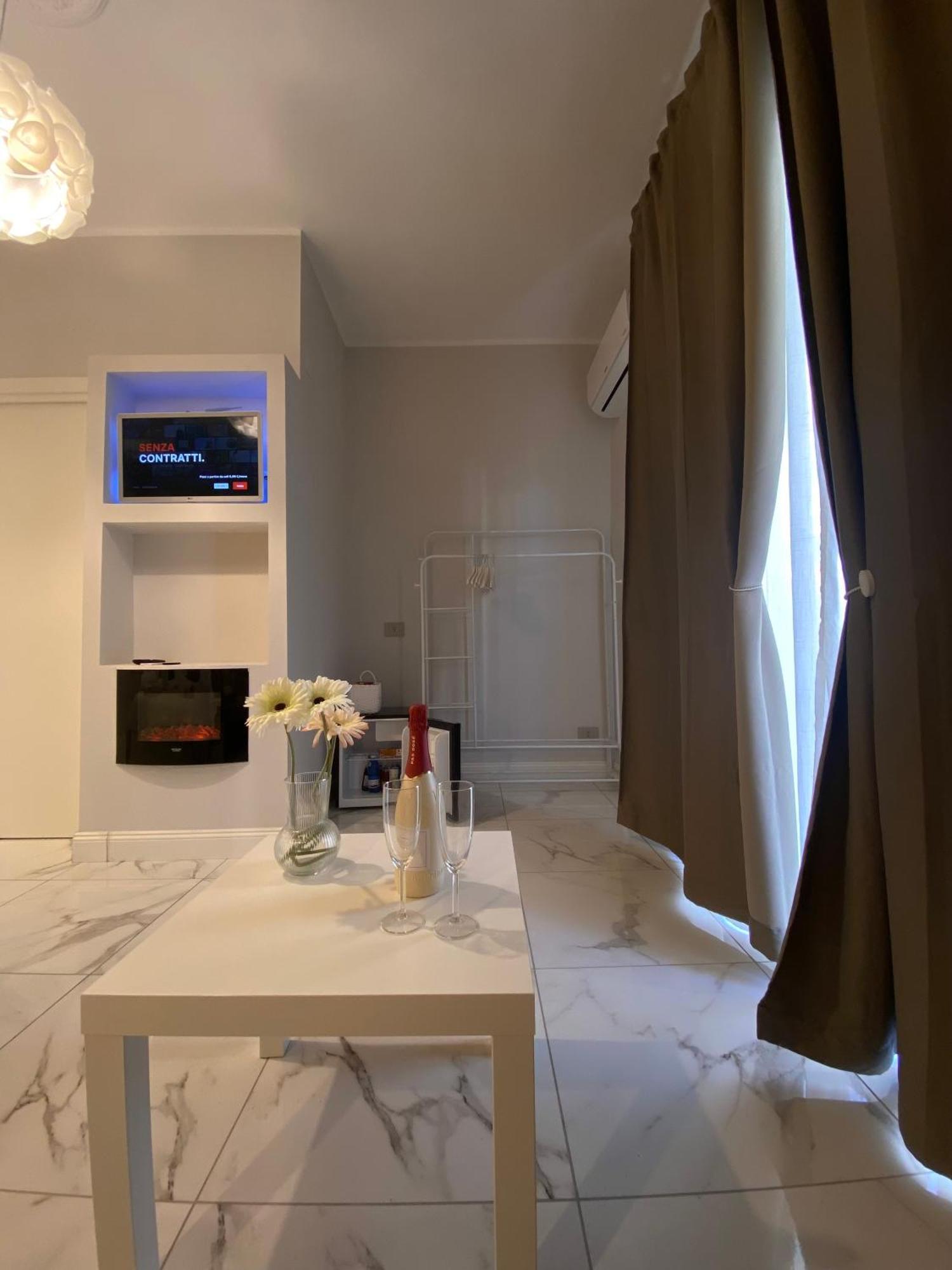 La Dimora Di Marti " Vicino Al Centro Storico Di Napoli" Bed & Breakfast エクステリア 写真