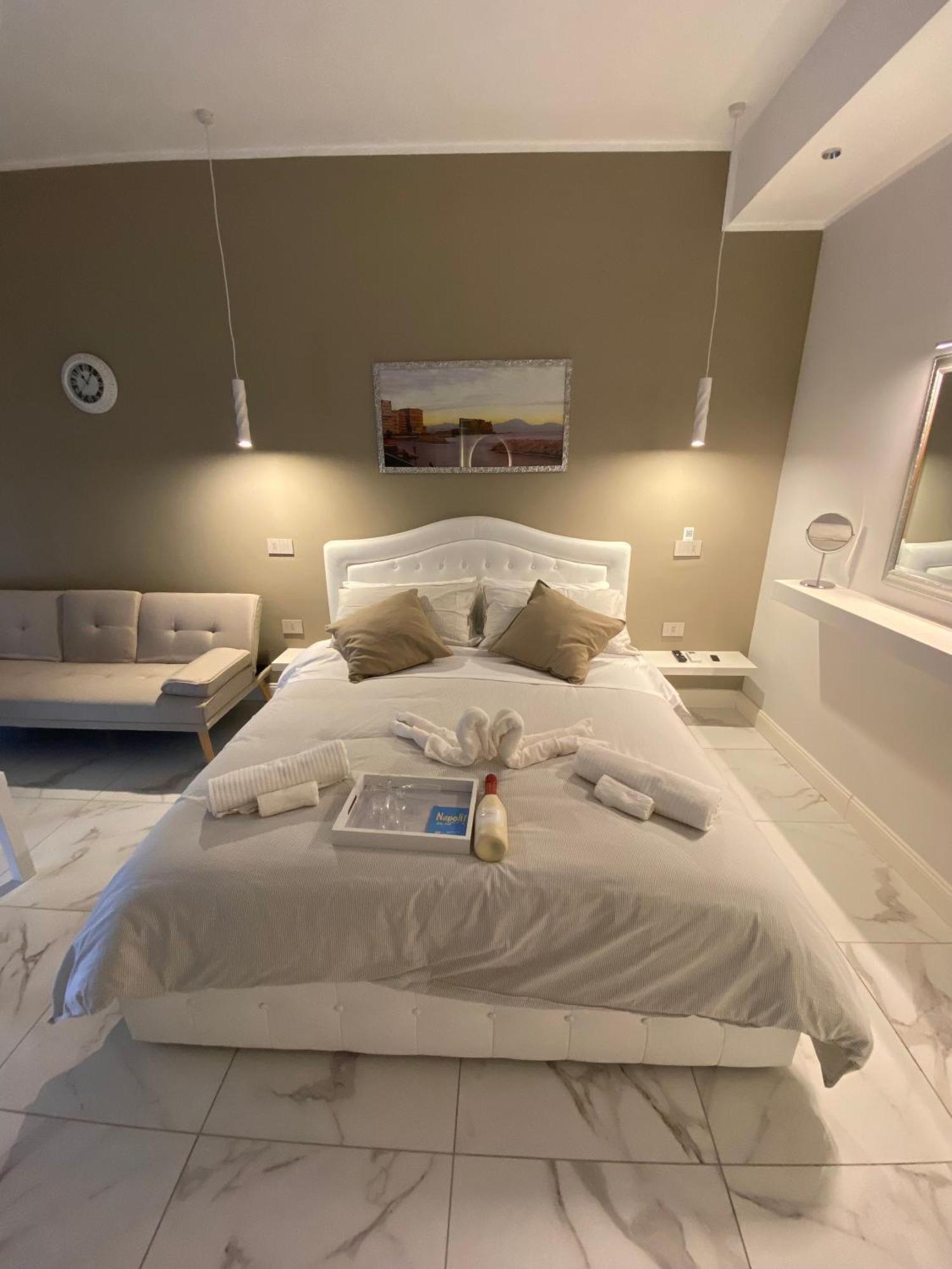 La Dimora Di Marti " Vicino Al Centro Storico Di Napoli" Bed & Breakfast エクステリア 写真